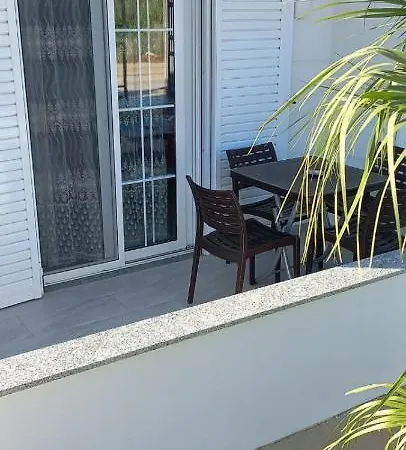 Arjan Dyli Casa de hóspedes