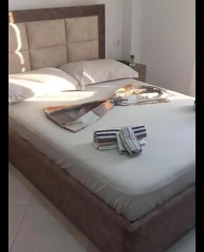 Guest house Arjan Dyli 3*