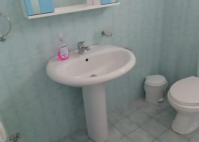 Arjan Dyli Guest house