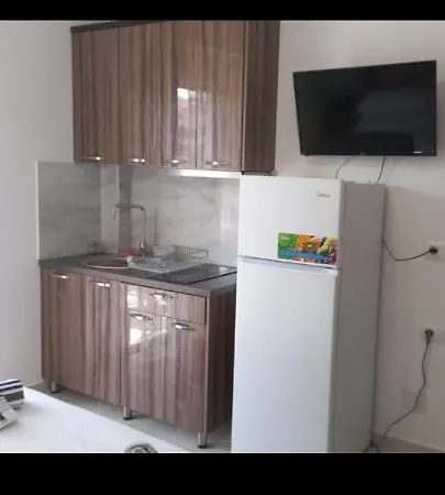Arjan Dyli Guest house