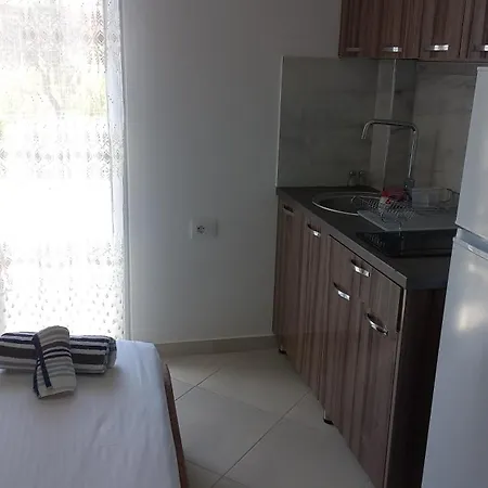 Arjan Dyli Guest house 3*