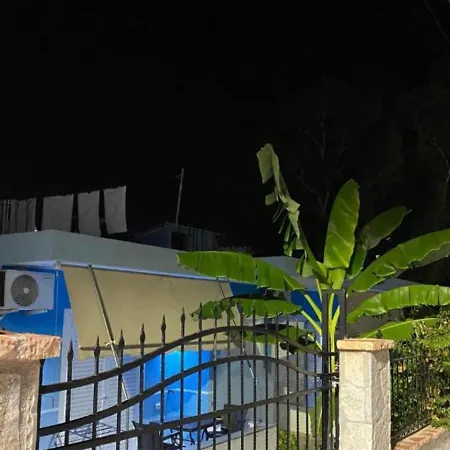 Arjan Dyli Guest house 3*